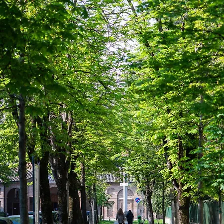 La Dimora Dei Tigli イーモラ